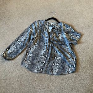 Beautiful snake skin patterned shirt!